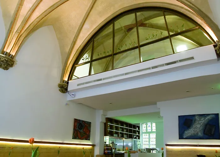 豪博圣约瑟夫酒店 4*